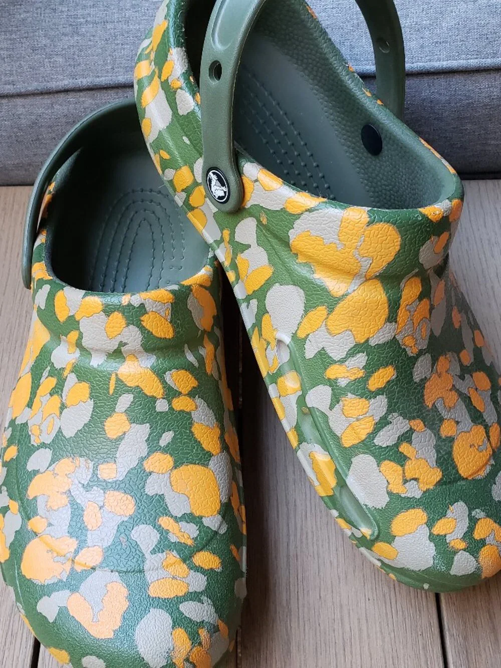 EUC CROCS Bistro Graphic Work Clog (11) army green / multi